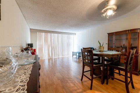 Condo in Lauderhill, Florida, 1 bedroom  № 1268942 - photo 3