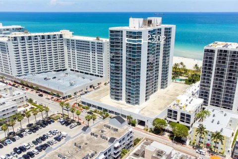 Condo in Miami Beach, Florida, 2 bedrooms  № 1281935 - photo 13