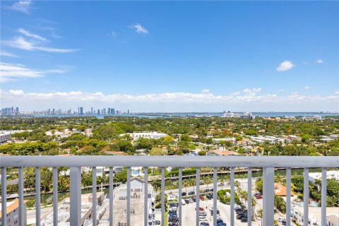 Condo in Miami Beach, Florida, 2 bedrooms  № 1281935 - photo 3