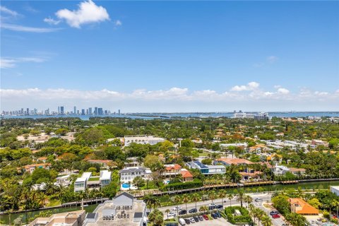 Condo in Miami Beach, Florida, 2 bedrooms  № 1281935 - photo 2