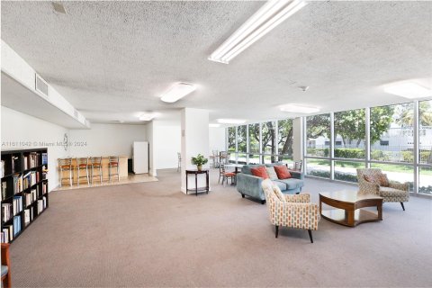 Condo in Miami Beach, Florida, 2 bedrooms  № 1281935 - photo 20