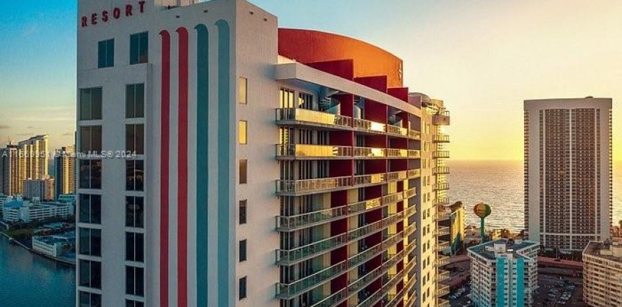 Condo à Hallandale Beach, Floride, 2 chambres  № 1388237