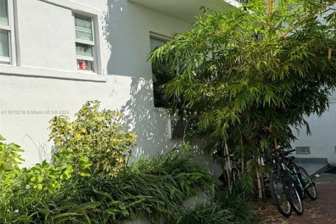 Condo in Miami Beach, Florida, 1 bedroom  № 1388305 - photo 2