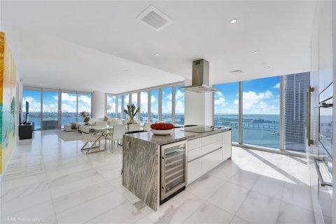 Condominio en venta en Miami, Florida, 4 dormitorios, 352.66 m2 № 1417850 - foto 4