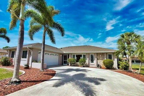 Casa en venta en Port Charlotte, Florida, 3 dormitorios, 135.82 m2 № 1342114 - foto 1