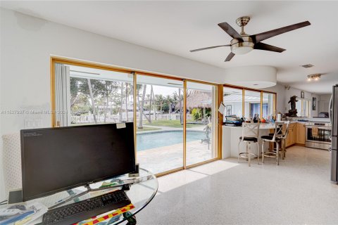 Villa ou maison à vendre à Hallandale Beach, Floride: 3 chambres, 180.88 m2 № 991638 - photo 20
