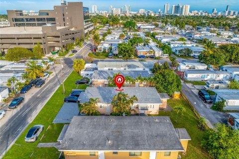 Immobilier commercial à vendre à Hallandale Beach, Floride: 131.74 m2 № 991639 - photo 5