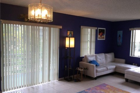 Copropriété à vendre à Tamarac, Floride: 2 chambres, 87.33 m2 № 411053 - photo 16