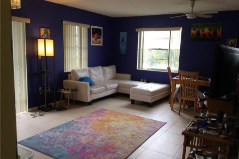 Condominio en venta en Tamarac, Florida, 2 dormitorios, 87.33 m2 № 411053 - foto 13