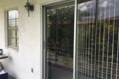 Condominio en venta en Tamarac, Florida, 2 dormitorios, 87.33 m2 № 411053 - foto 5