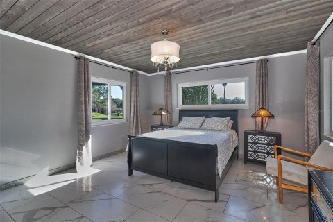 House in Brandon, Florida 3 bedrooms, 223.43 sq.m. № 762089 - photo 11