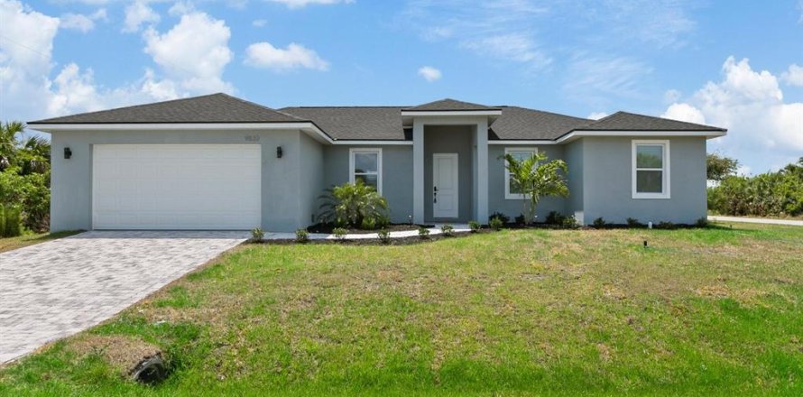 House in Port Charlotte, Florida 4 bedrooms, 155.52 sq.m. № 1298999