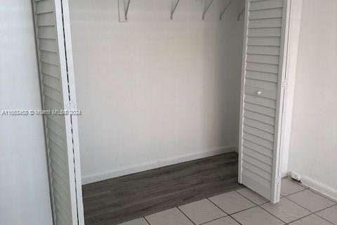 House in Miami, Florida 2 bedrooms № 1374365 - photo 7