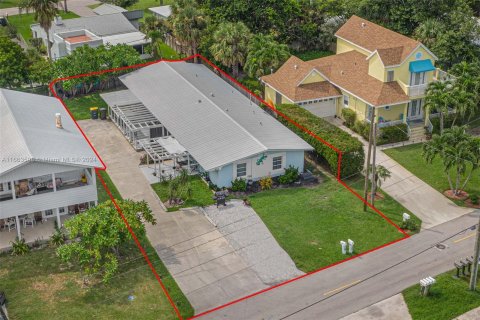 Propiedad comercial en venta en Hutchinson Island South, Florida, 195.28 m2 № 1374322 - foto 4