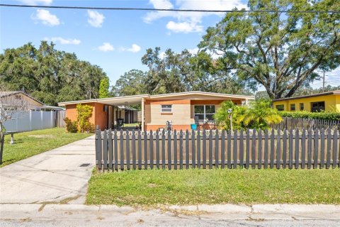 House in Tampa, Florida 3 bedrooms, 97.27 sq.m. № 1410224 - photo 1