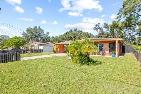 House in Tampa, Florida 3 bedrooms, 97.27 sq.m. № 1410224 - photo 6