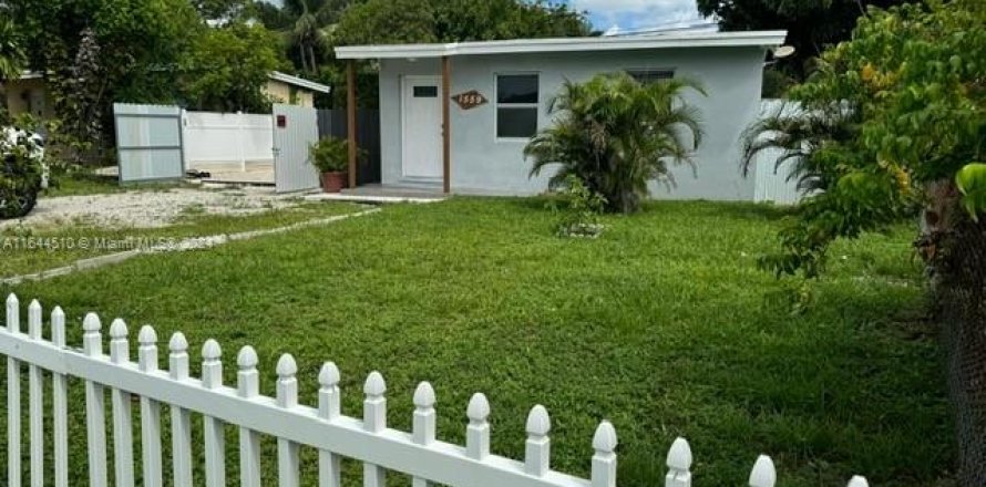 House in Fort Lauderdale, Florida 2 bedrooms, 53.51 sq.m. № 1327979