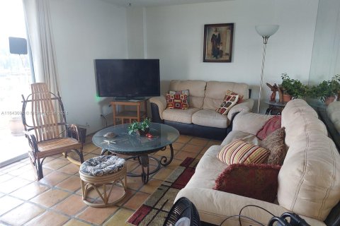 Condo in Fort Lauderdale, Florida, 1 bedroom  № 1321748 - photo 2