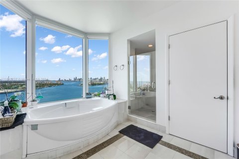 Condominio en venta en Miami Beach, Florida, 3 dormitorios, 217.39 m2 № 1321747 - foto 22