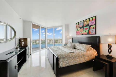 Condo in Miami Beach, Florida, 3 bedrooms  № 1321747 - photo 19