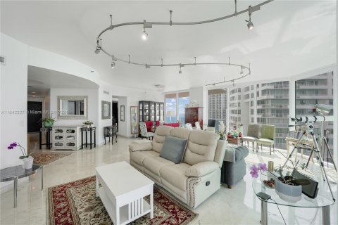 Condominio en venta en Miami Beach, Florida, 3 dormitorios, 217.39 m2 № 1321747 - foto 5