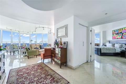 Condo in Miami Beach, Florida, 3 bedrooms  № 1321747 - photo 4