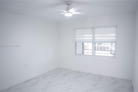 Condominio en venta en Deerfield Beach, Florida, 2 dormitorios, 76.18 m2 № 1321704 - foto 10