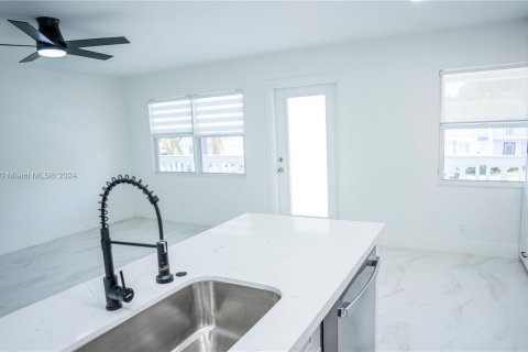 Copropriété à vendre à Deerfield Beach, Floride: 2 chambres, 76.18 m2 № 1321704 - photo 6