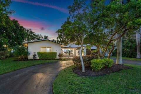 Villa ou maison à vendre à Lighthouse Point, Floride: 3 chambres, 159.23 m2 № 761249 - photo 9