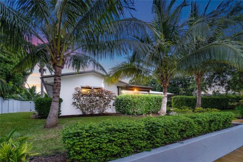 Villa ou maison à vendre à Lighthouse Point, Floride: 3 chambres, 159.23 m2 № 761249 - photo 6
