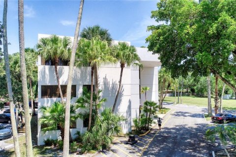 Immobilier commercial à vendre à Tamarac, Floride № 487503 - photo 13