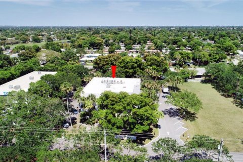 Immobilier commercial à vendre à Tamarac, Floride № 487503 - photo 11