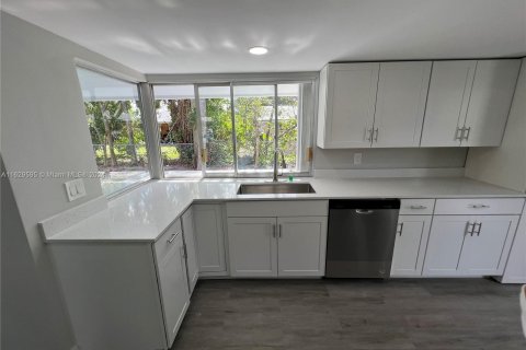 Villa ou maison à vendre à Pompano Beach, Floride: 3 chambres, 95.5 m2 № 1289297 - photo 4