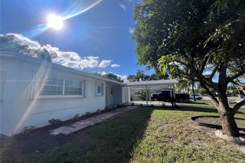 Villa ou maison à vendre à Pompano Beach, Floride: 3 chambres, 95.5 m2 № 1289297 - photo 13