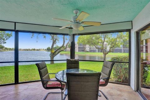 Copropriété à vendre à Tamarac, Floride: 2 chambres, 134.71 m2 № 1159956 - photo 7