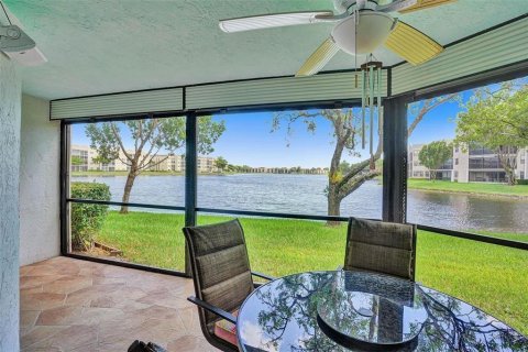 Copropriété à vendre à Tamarac, Floride: 2 chambres, 134.71 m2 № 1159956 - photo 25