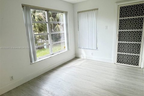 Casa en venta en Deerfield Beach, Florida, 2 dormitorios, 146.32 m2 № 1002237 - foto 12