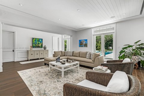 Villa ou maison à vendre à Pinecrest, Floride: 7 chambres, 642.14 m2 № 951963 - photo 15