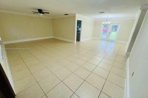 Villa ou maison à vendre à Miami, Floride: 4 chambres, 182.09 m2 № 951919 - photo 11