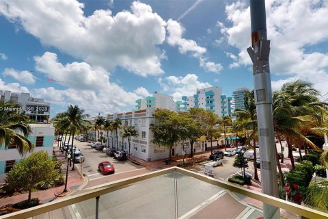 Condo in Miami Beach, Florida, 2 bedrooms  № 951965 - photo 26