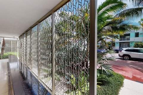 Copropriété à vendre à Miami Beach, Floride: 2 chambres, 130.25 m2 № 951965 - photo 24