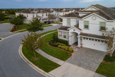 Villa ou maison à vendre à Davenport, Floride: 8 chambres, 363.15 m2 № 1277023 - photo 1