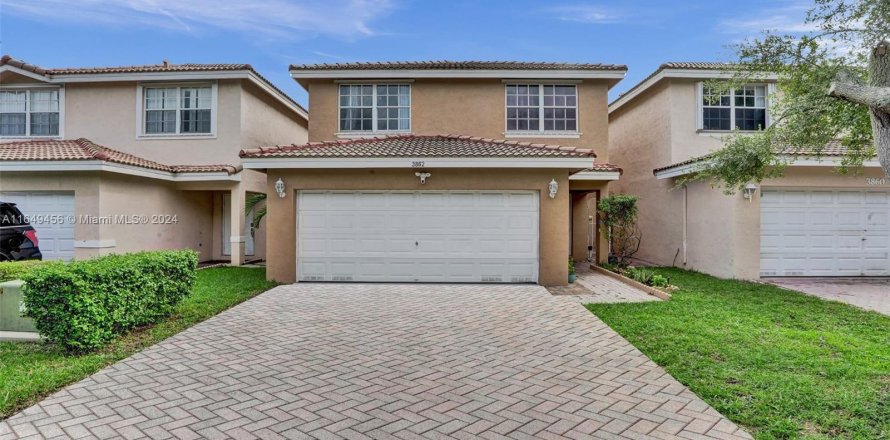 Casa en Lauderhill, Florida 3 dormitorios, 166.3 m2 № 1347717