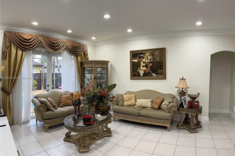 Villa ou maison à vendre à Miami Lakes, Floride: 4 chambres, 174.1 m2 № 1333086 - photo 4