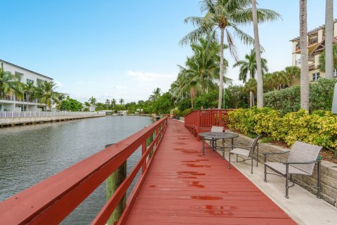 Townhouse in Wilton Manors, Florida 2 bedrooms, 165.09 sq.m. № 1182450 - photo 5