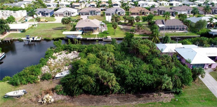 Terrain à Punta Gorda, Floride № 872625