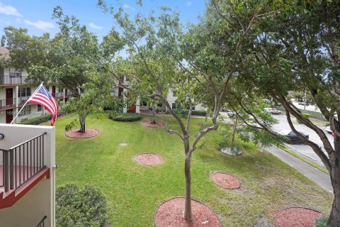 Copropriété à vendre à Pembroke Pines, Floride: 2 chambres, 88.63 m2 № 1102708 - photo 2