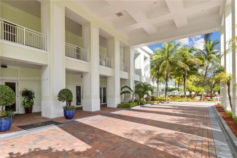 Hotel en venta en Doral, Florida, 1 dormitorio, 65.5 m2 № 1102788 - foto 2