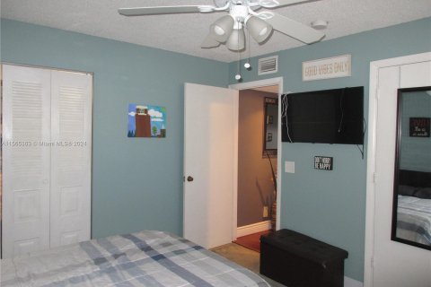 Townhouse in Hialeah, Florida 2 bedrooms, 146.97 sq.m. № 1102753 - photo 17