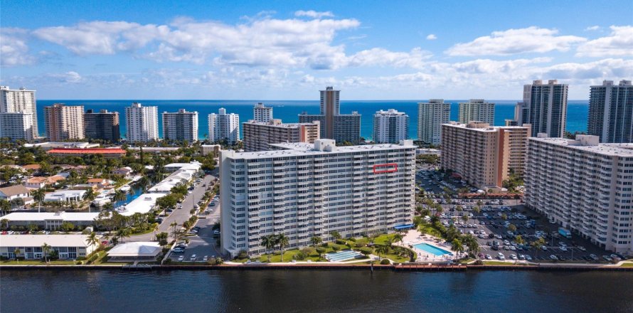 Condo in Fort Lauderdale, Florida, 2 bedrooms  № 987135